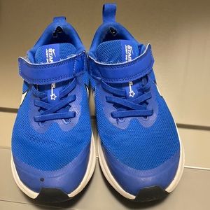 Nike star runner size 1Y